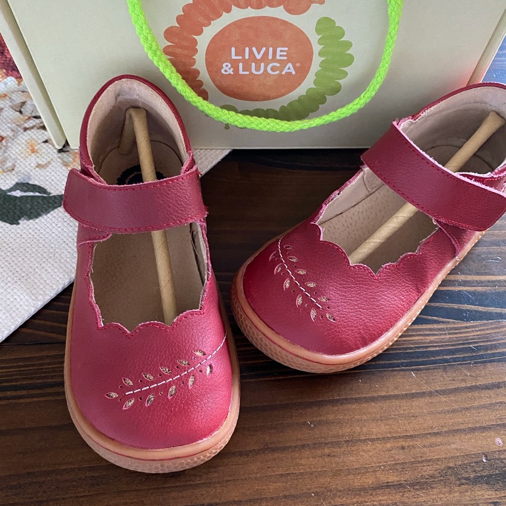 Shoes - Picture 2 of 9